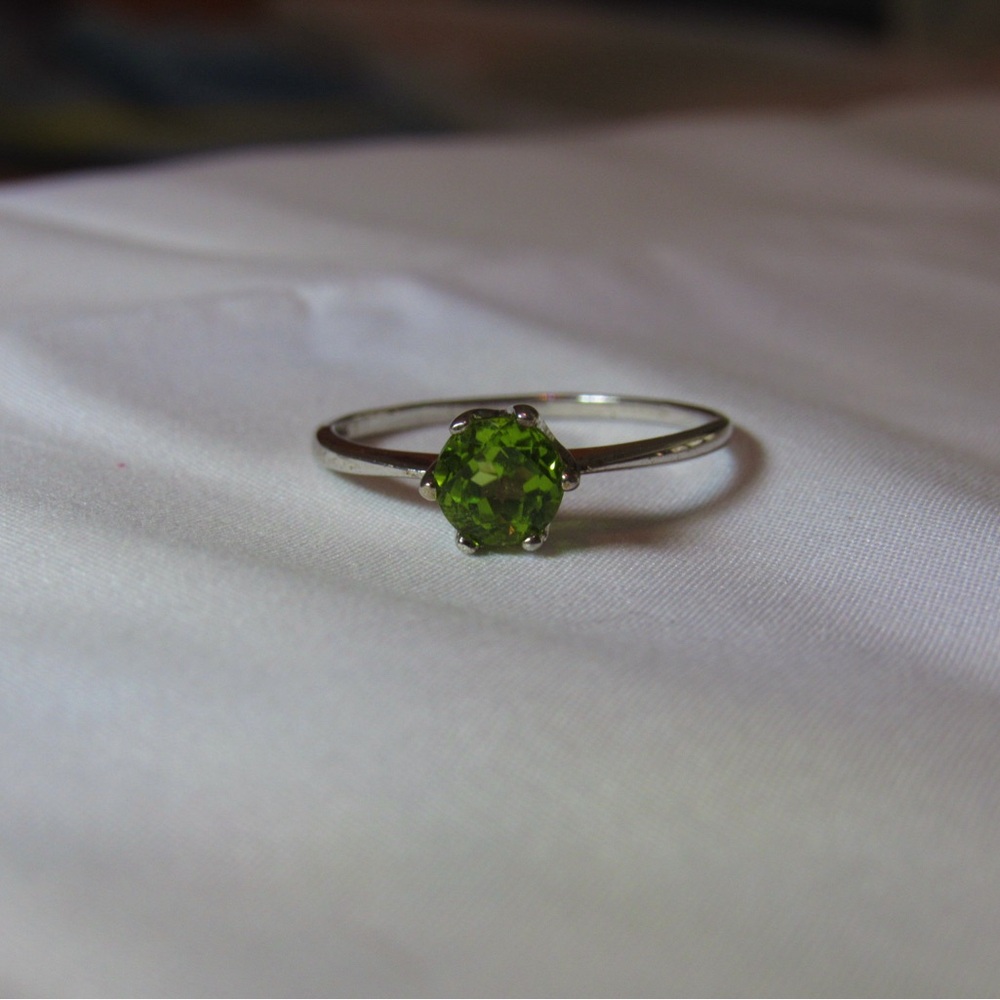 Gorgeous Green Stone Ring